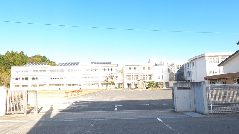 学校外観.png